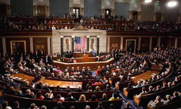 us house passes bill to lift oil export ban veto looming
