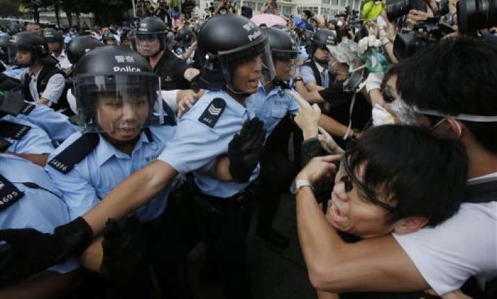 hong kong protests shrink after leader oks talks