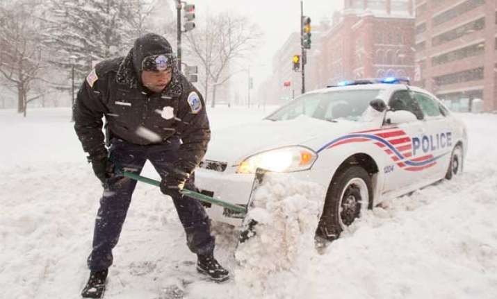 monster snowstorm sweeps across us east coast