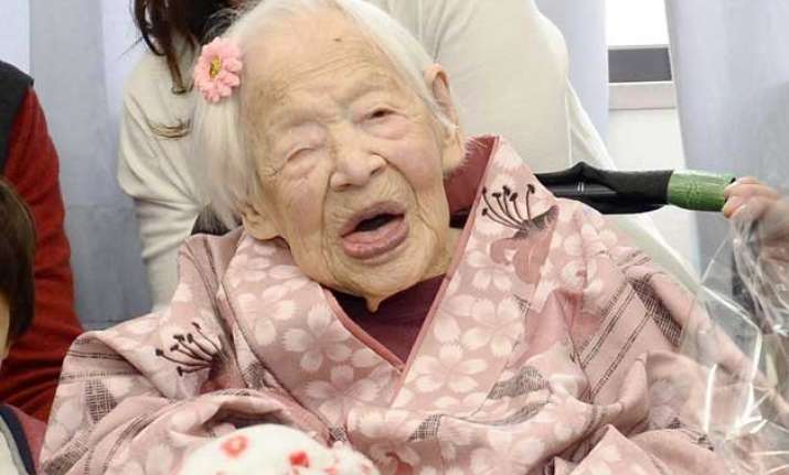 world s oldest person celebrates a day before turning 117