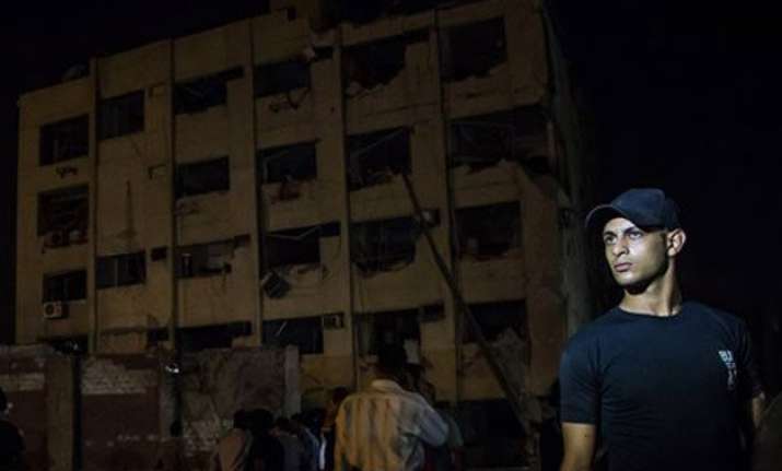 blast near cairo security building injures six