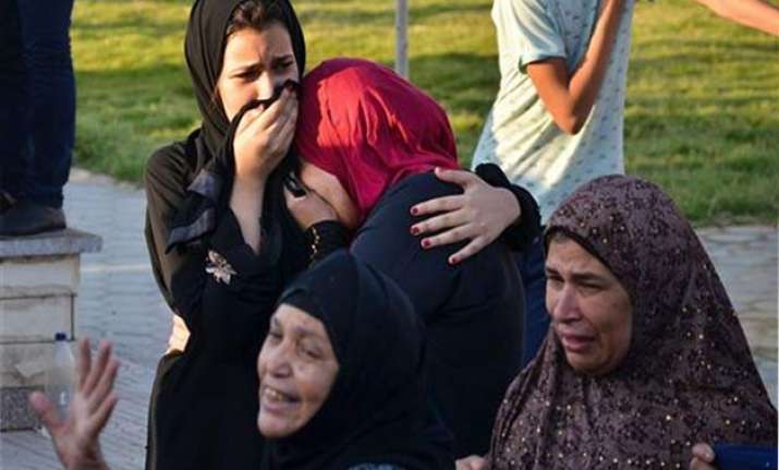 egypt death toll rises to 21 in nile collision
