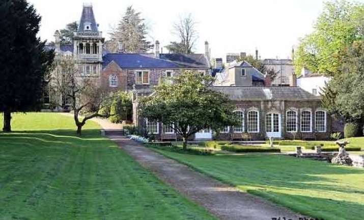 world s top 10 wedding venues filmed on screen