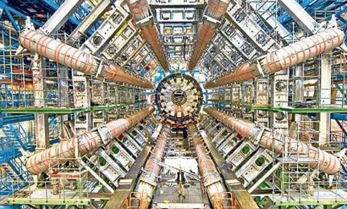 scientists recreate beginning of universe with mini big bang
