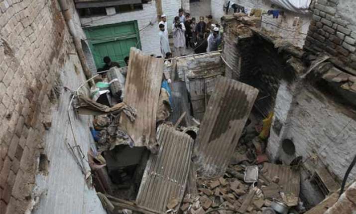 afghan earthquake rocks asia death toll reaches 200