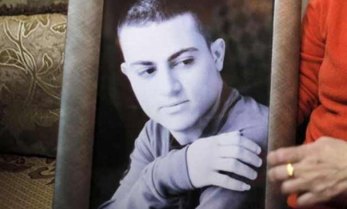 isis video purports to show killing of alleged israeli spy