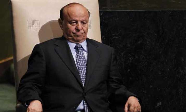 yemen s president flees country by sea amid rebel advance