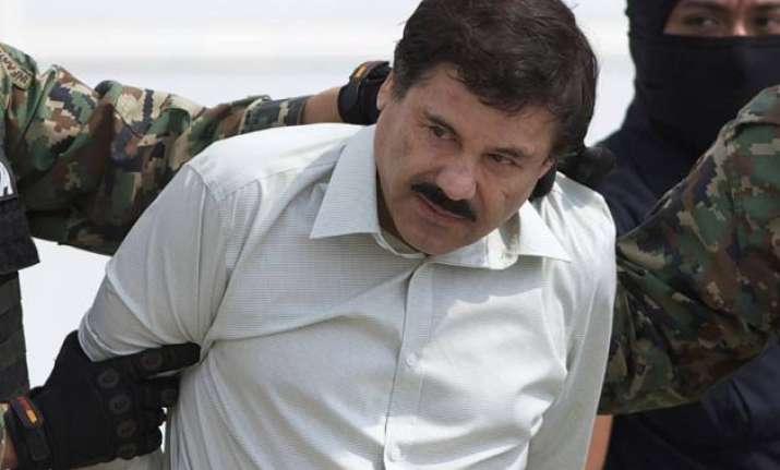 mexico drug lord el chapo guzman escapes prison through