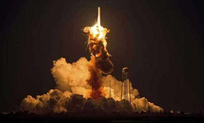 in pics us rocket antares explodes moments after liftoff
