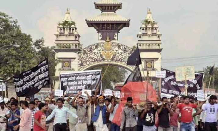 nepal parties madhesis meet to end political crisis
