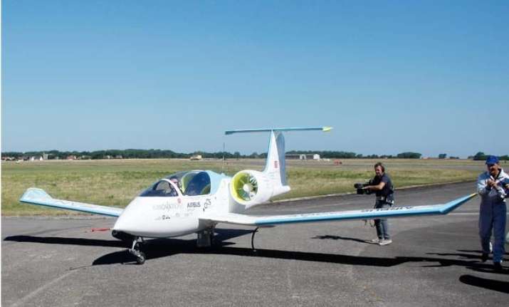 airbus electric plane to fly across english channel