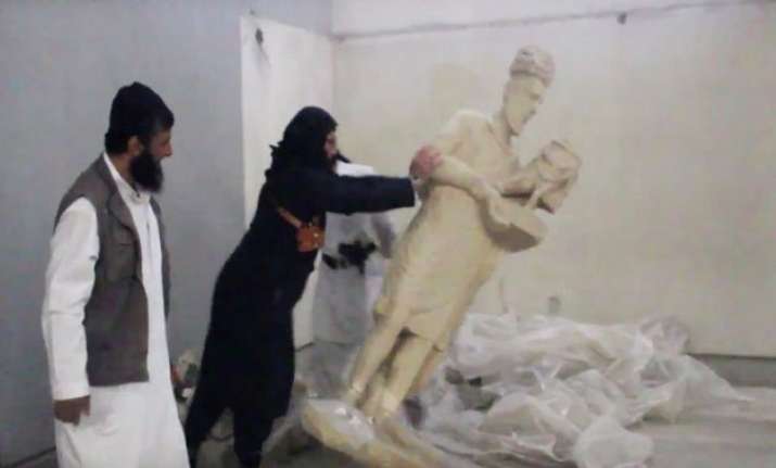 new is video shows militants smashing ancient iraq artifacts