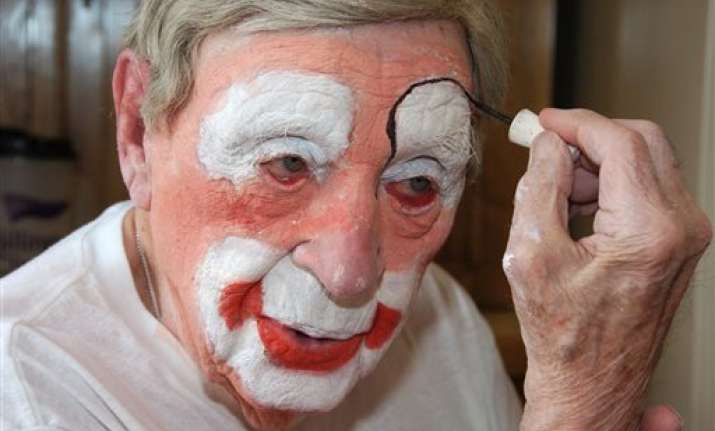 world s oldest clown dies at 98 in montana