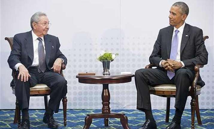 barack obama raul castro meeting overshadows anti us line