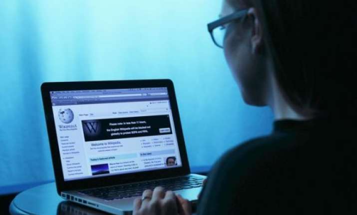 internet can t be managed as private property india tells un