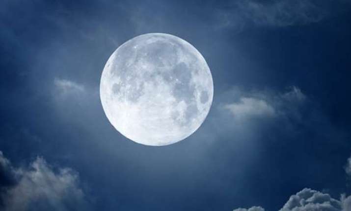 villages on the moon can be reality by 2030 scientists