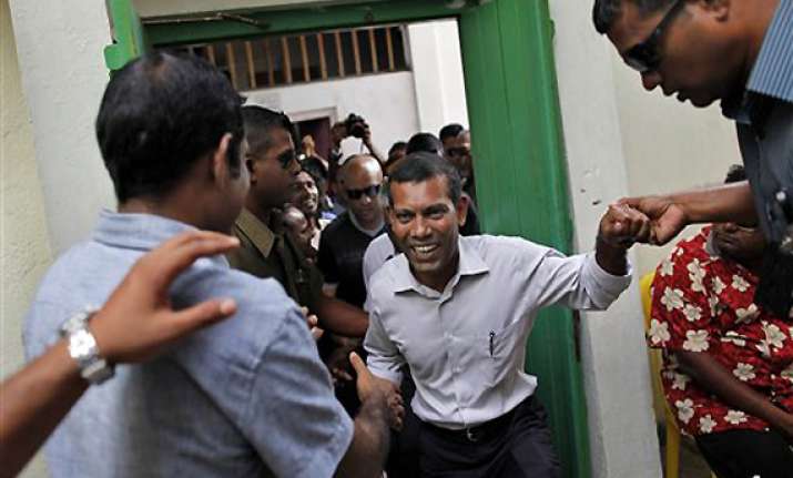 india asks maldives to resolve complex situation peacefully