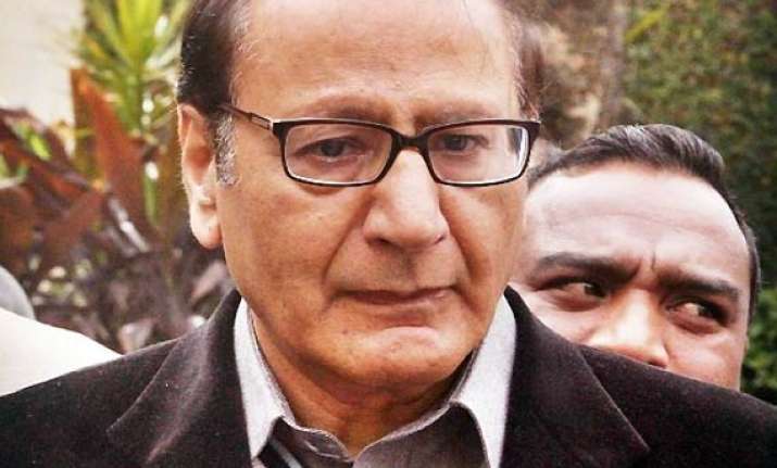 india shouldn t bow to us pressure former pak pm