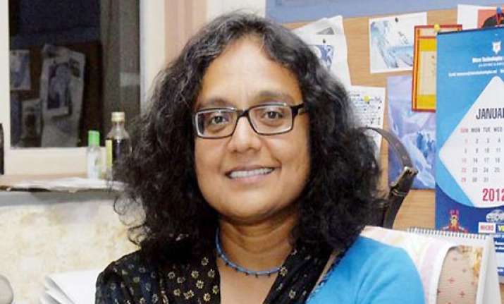 2 indian journos virtually expelled from pakistan india to