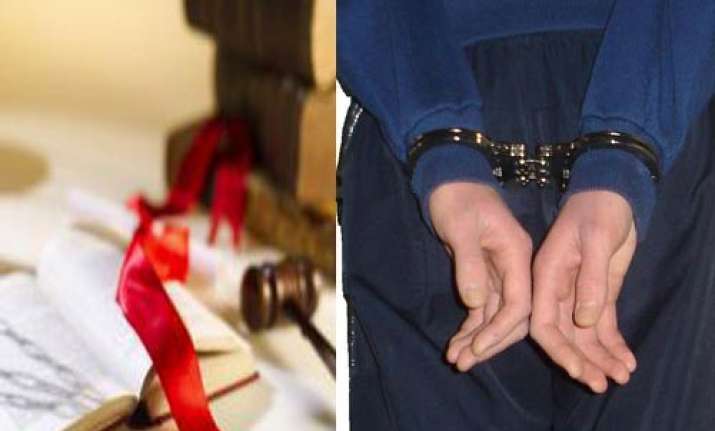 indian origin hedge fund manager pleads guilty in us