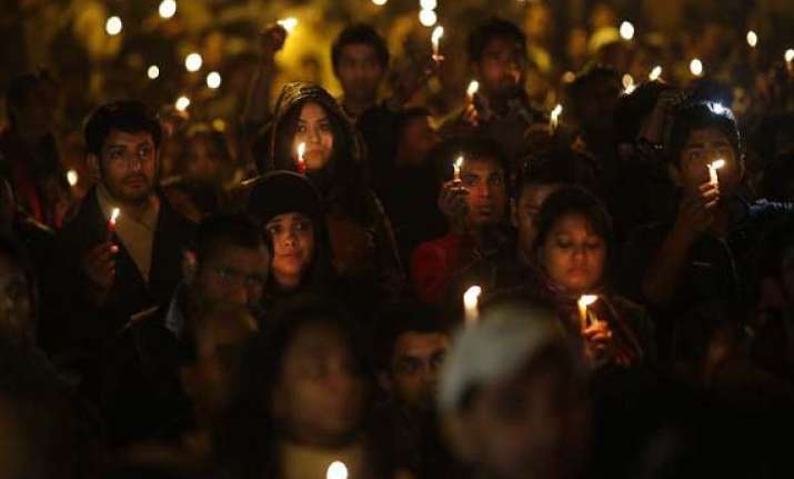 indians abroad hold candle light vigil for delhi gang rape