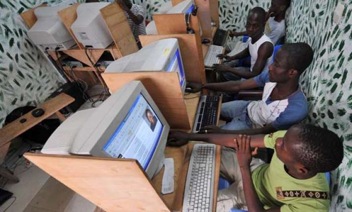 internet usage in s. africa hits 14 million mark