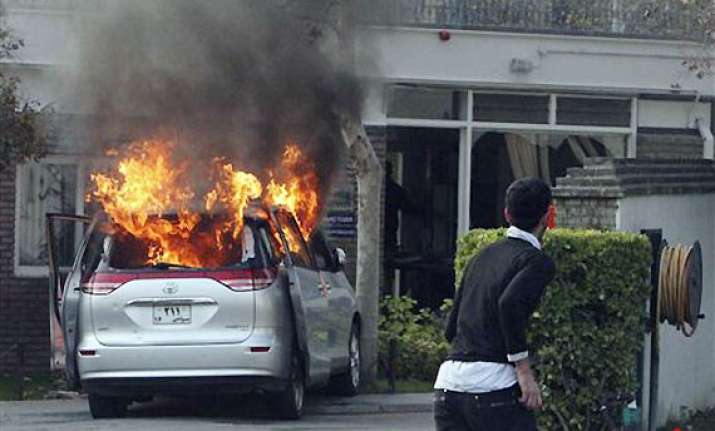 iranian students storm british embassy in tehran