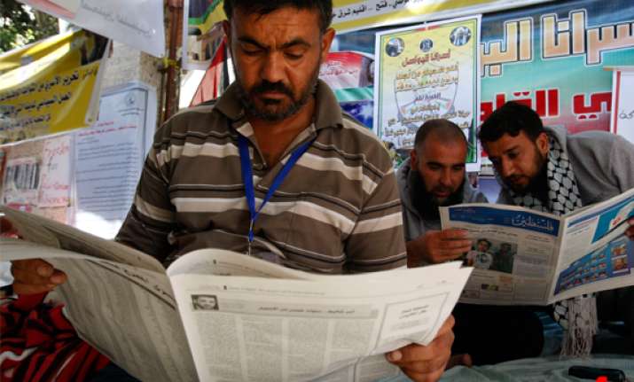 israel starts releasing palestinian prisoners in exchange