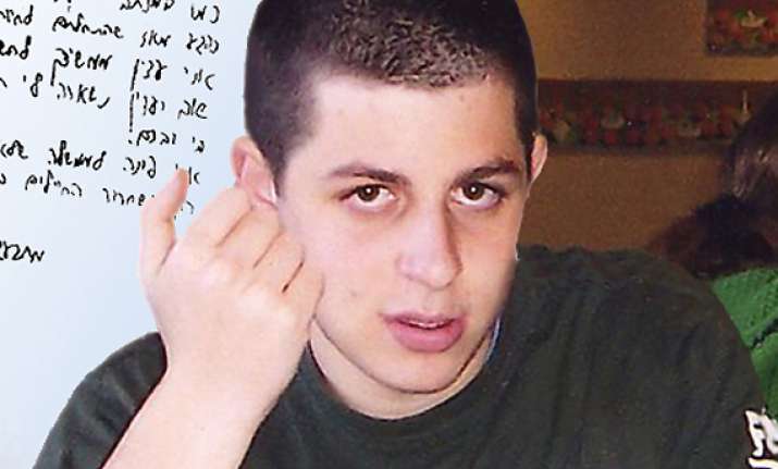 israel erupts in joy as soldier returns after 5 years