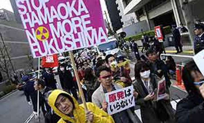 japan raises nuclear crisis level at par with chernobyl