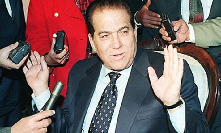 mubarak era premier picked to lead egypt s cabinet