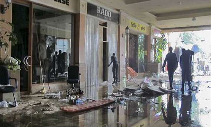 keny mall attack cctv footage show 4 mall attackers says