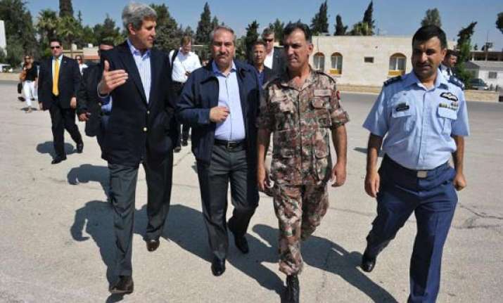 kerry meets palestinian negotiator about talks