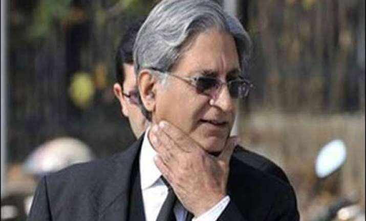 lanka hires pakistan lawyer for un rights probe