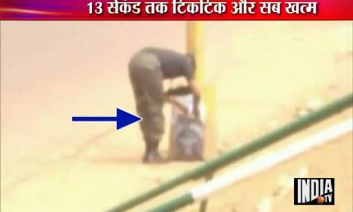 live video of nigerian policeman killed while defusing bomb