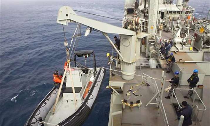mh370 search for plane suspended due to bad weather