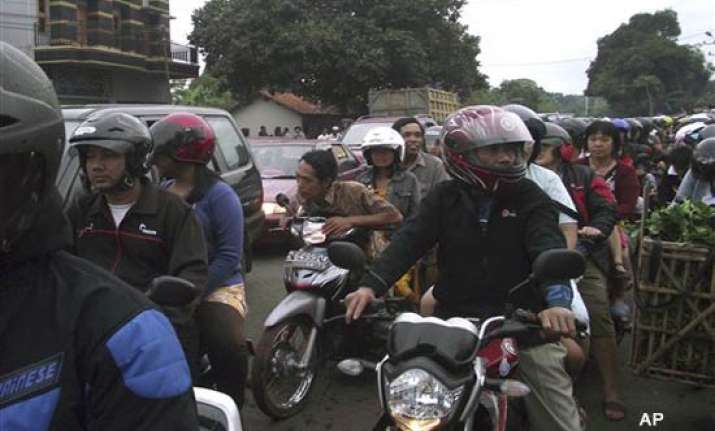 magnitude 6.7 earthquake strikes off indonesia