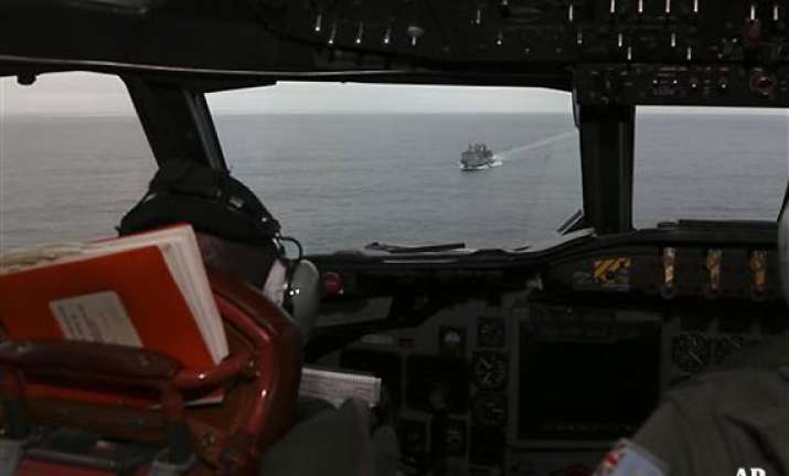 malaysian plane mystery chinese plane spots mysterious