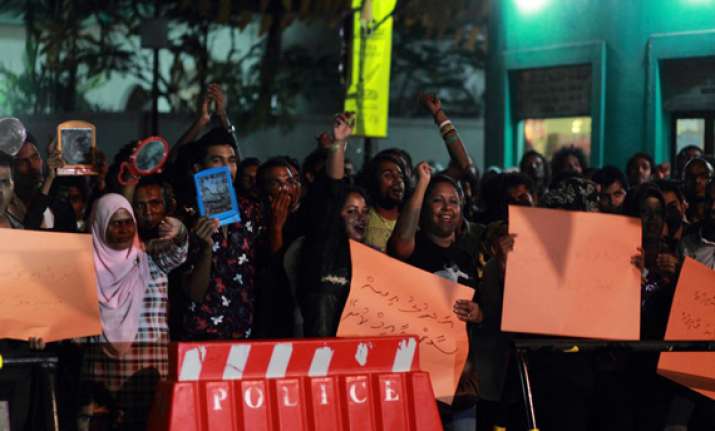 maldives cancels presidential poll over political impasse