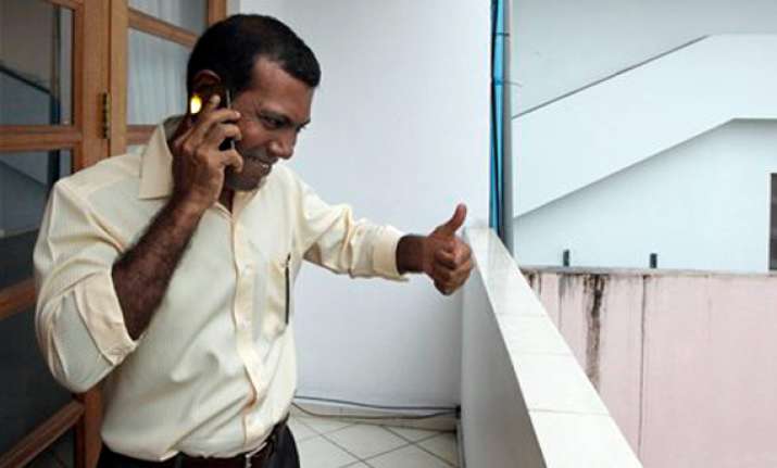maldives ex president nasheed awaits arrest