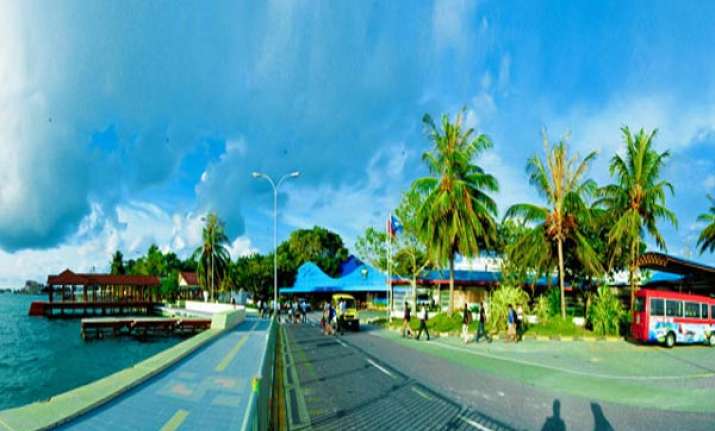 maldives govt takes over airport operations from gmr