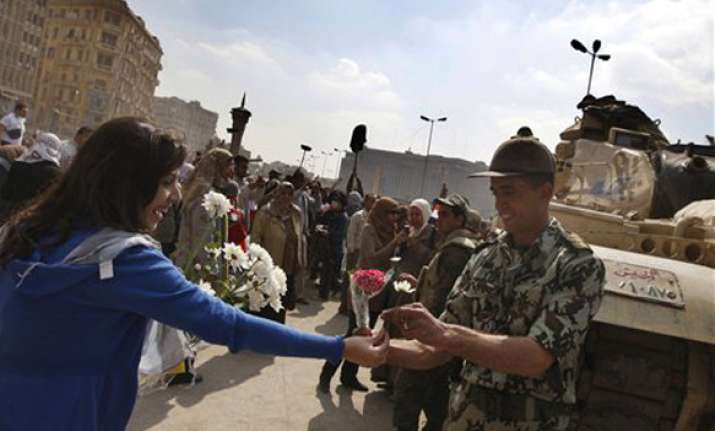 new egyptian regime bars officials from leaving the country