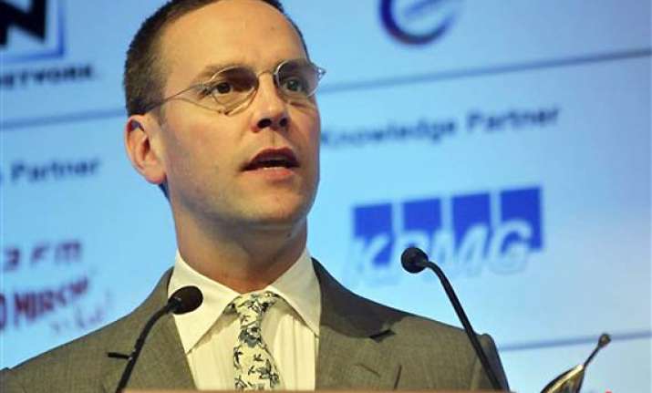 news of the world to close james murdoch announces