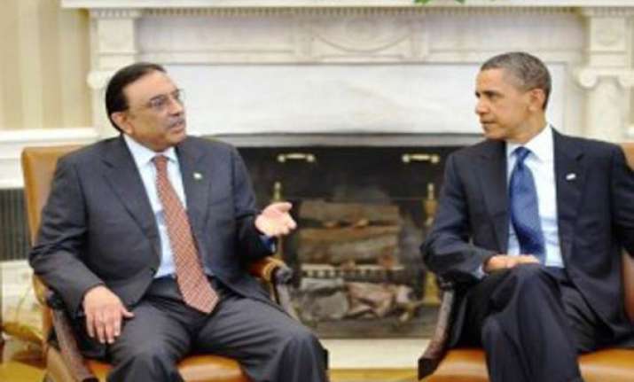 obama speaks to zardari on terror issue