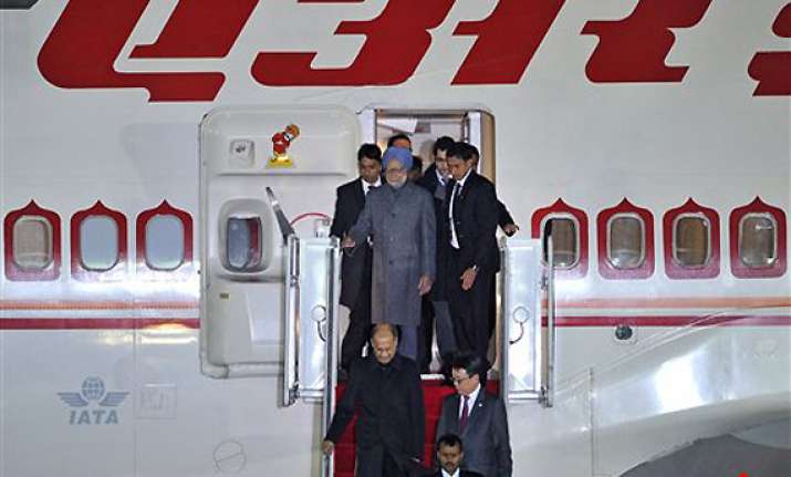 pm arrives in seoul to attend nuclear security summit