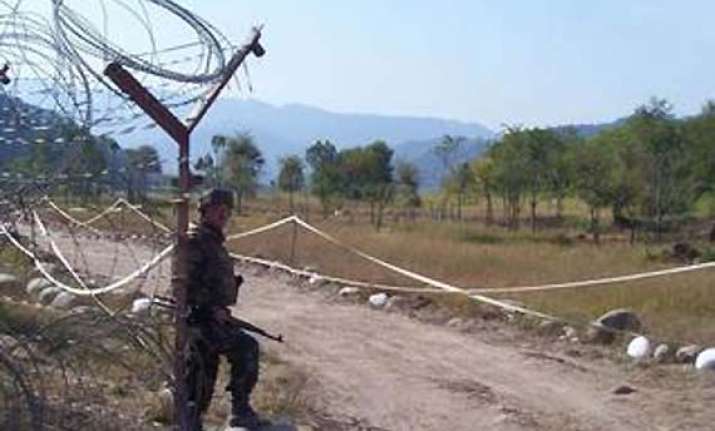 pak army says one of its soldiers inadvertently crossed loc