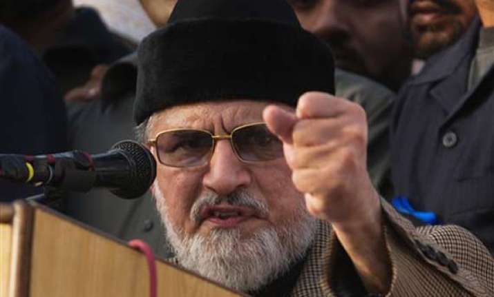 pak crisis deepens qadri issues 48 hour deadline to