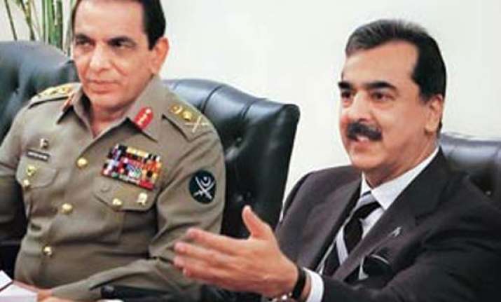 pak govt army heading for fresh confrontation