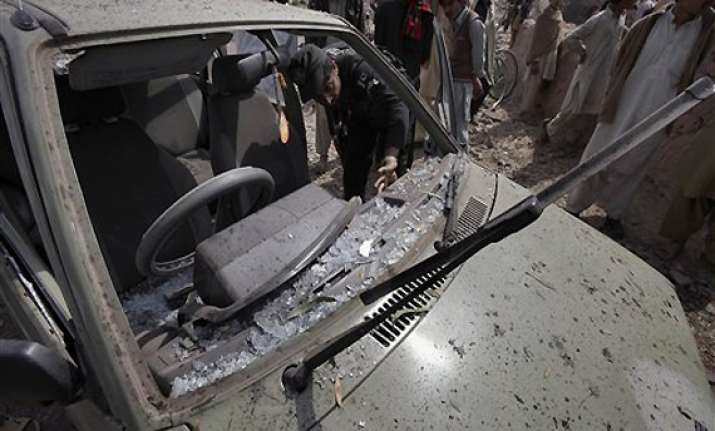 pak politician escapes unhurt as suicide bomber kills 15