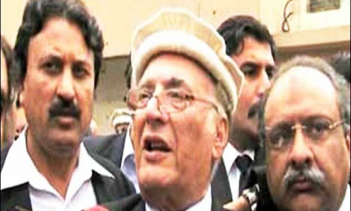 pak provincial governor survives assassination bid
